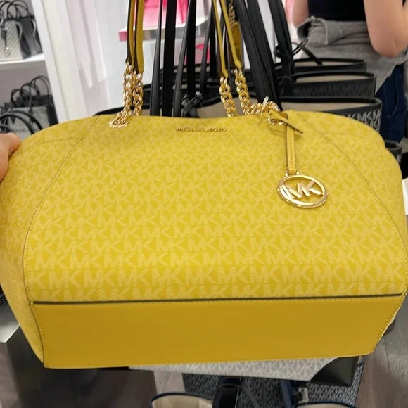 Michael Kors Jet Set Large Signature Logo Chain Shoulder Tote
DAISY YELLOW
NWT - Picture 5 of 16